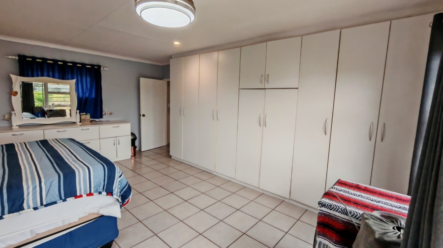 4 Bedroom Property for Sale in Riverside Western Cape